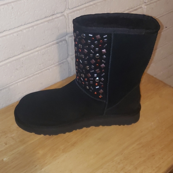Brand New Ugg boots - Picture 4 of 4